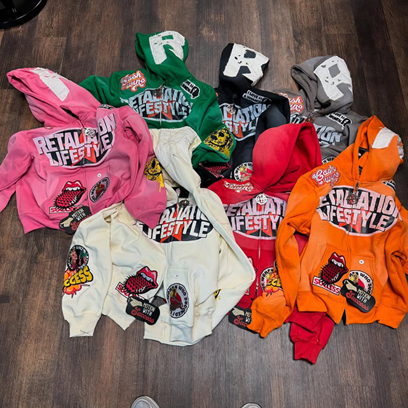 hongfeng, a clothing factory, crafts custom hoodies embroidered.